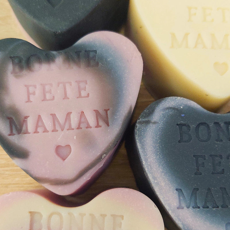 DiffĂ©rents marbrages savon coeur fĂȘte des mĂšres
