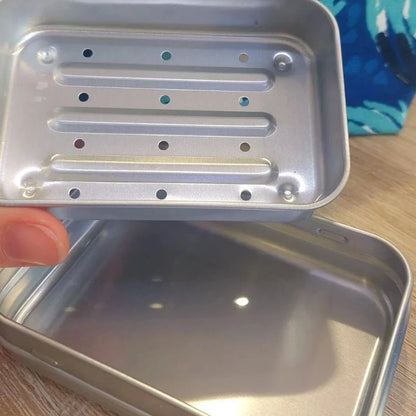 Boite savon aluminium avec égouttoir intégré