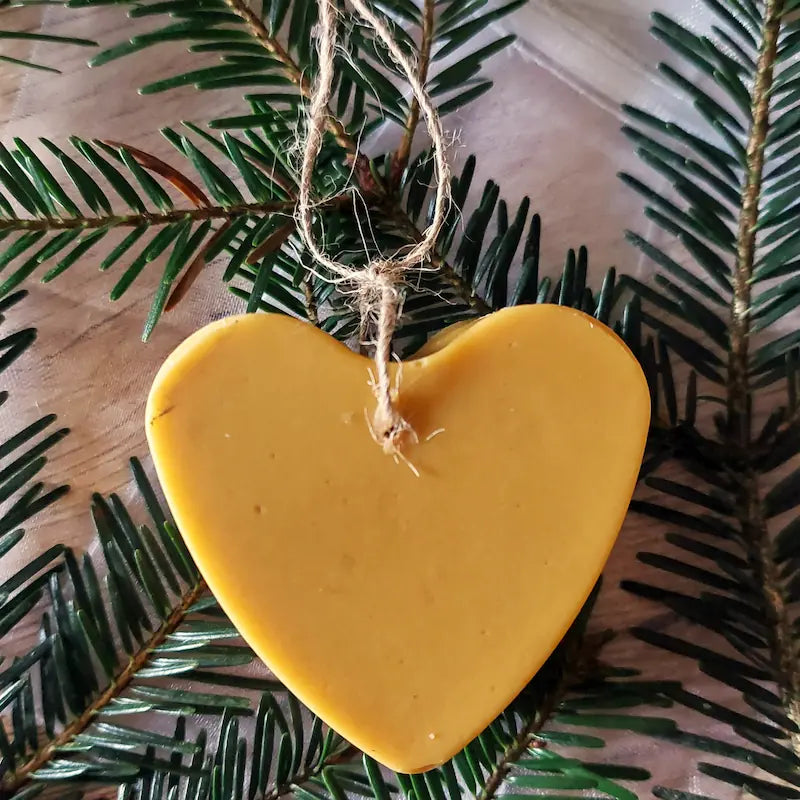 Savon en forme de coeur à suspendre dans le sapin