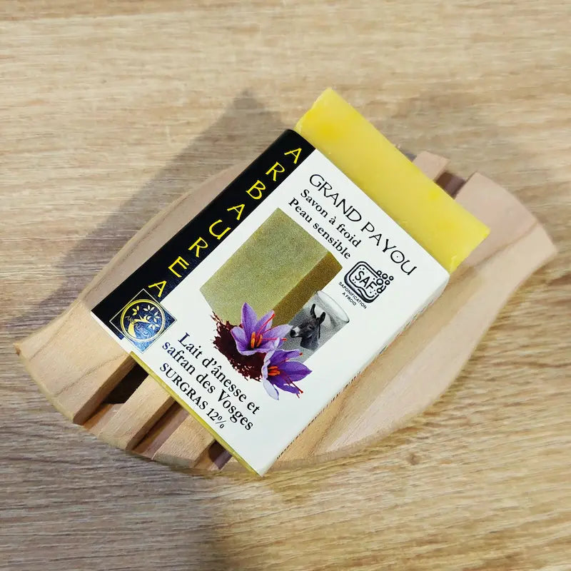 Savon à froid sans huile essentielle, au lait d'ânesse et Safran des Vosges et son porte savon en bois en forme de feuille