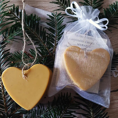 Savon coeur à suspendre emballé et non emballé