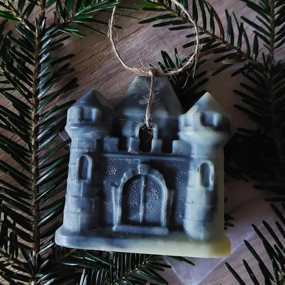 Savon en forme de château féerique à accrocher dans le sapin, parfum géranium