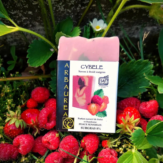 Savon femme enceinte et enfant à la fraise et framboise, idéal peaux sensibles