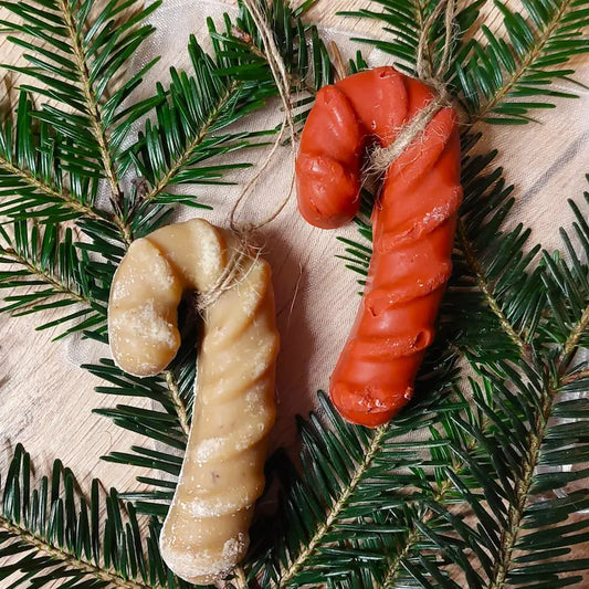 2 savons en forme de sucre d'orge à suspendre au sapin