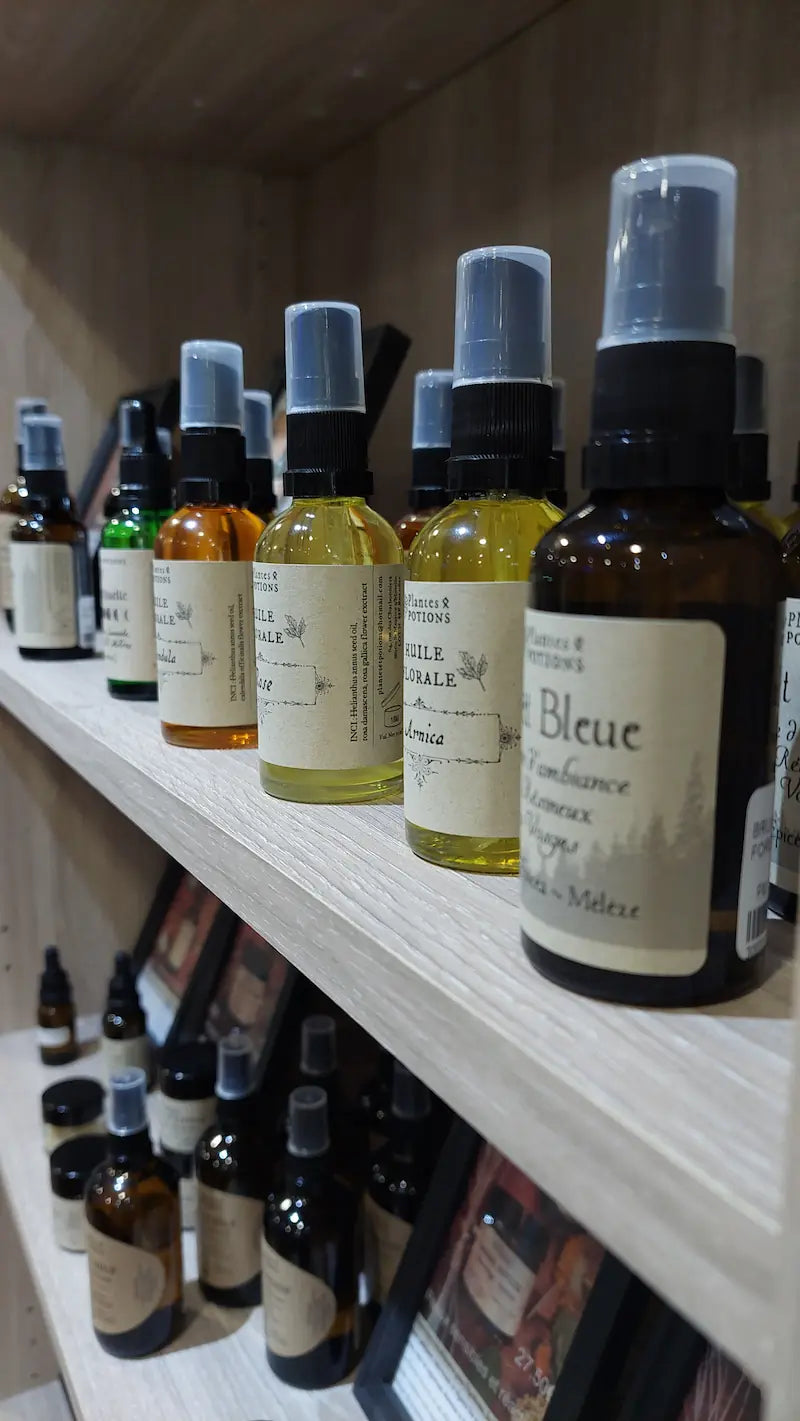 Huiles, baumes et hydrolats artisanaux fabriqués dans les Vosges, cosmétiques naturels à ramener en souvenir.