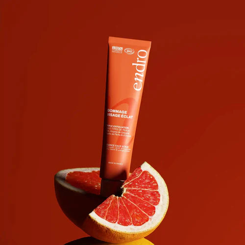 Gommage visage aux AHA de pamplemousse