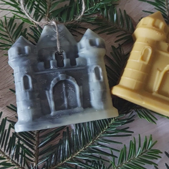 savons en forme de château féérique à suspendre pour noël